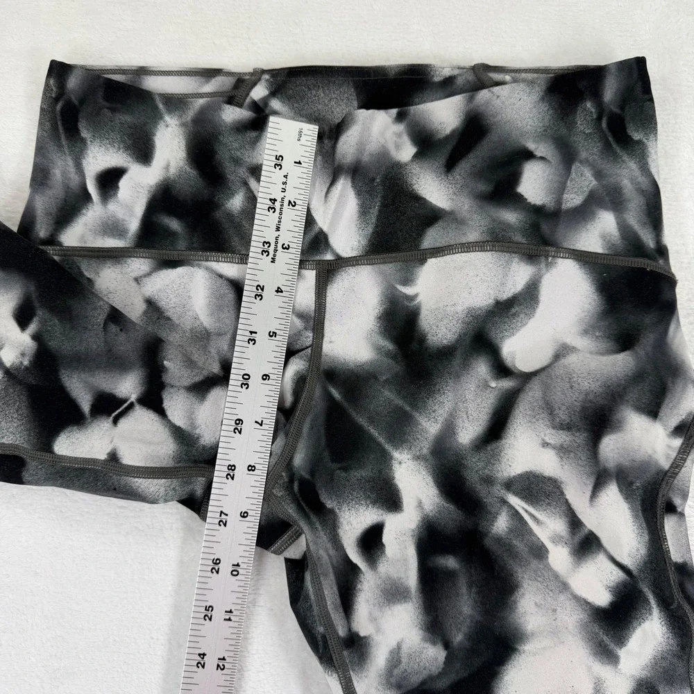 Lululemon High Rise Mesh Panel Leggings Abstract Black White Grey Size 10‎